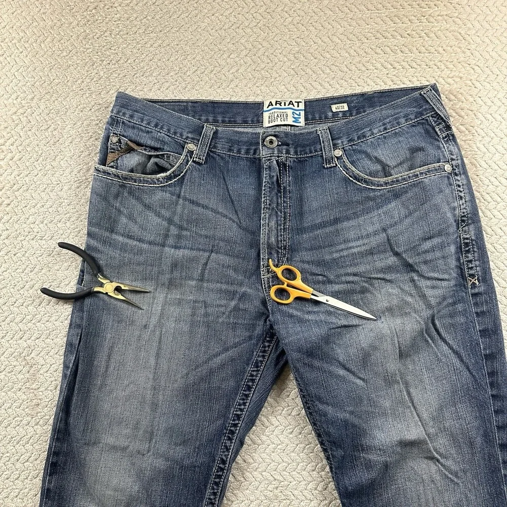 Ariat M2 Jeans Mens 40x32 Traditional Relaxed Boot Cut Blue Denim Western Work - Picture 12 of 16